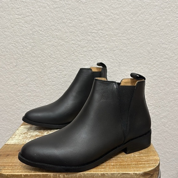 Nisolo Classic Chelsea Commuter Black Leather Booties Size 6.5 - Picture 5 of 9